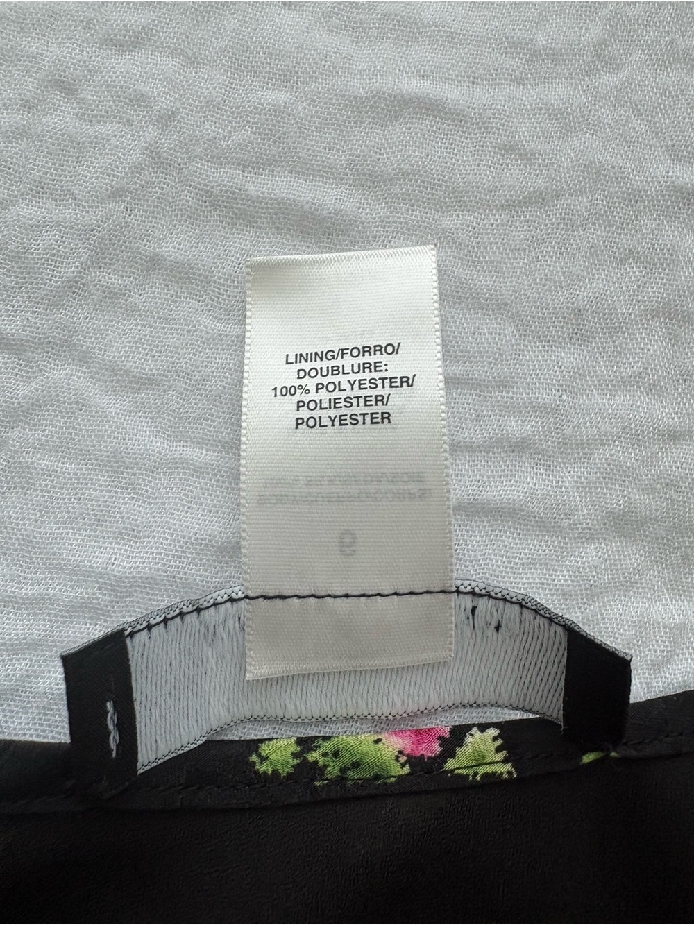 Jones New York 100% Silk Black Floral Scoop Neck Blouse Size 6 - Picture 10 of 13